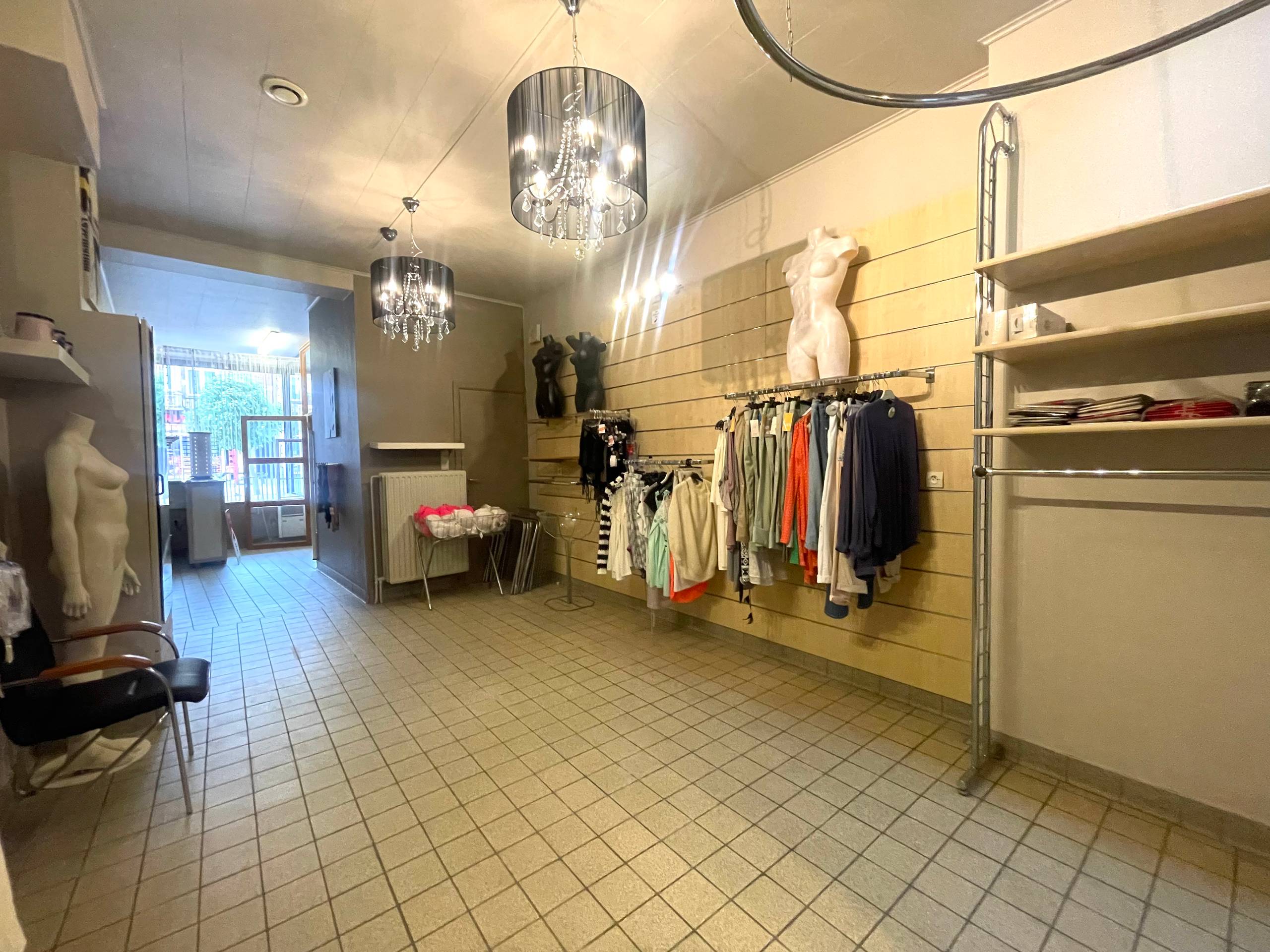 Menen: handelspand met woonst op topligging te koop - foto 2