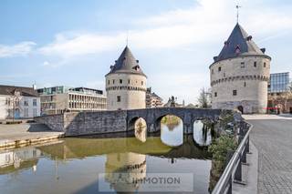 Deze handelsruimte H5 met een oppervlakte van 109 m2  wordt casco aangeboden, afwerking optioneel volgens eigen keuze. Voor meer info of een bezoek...