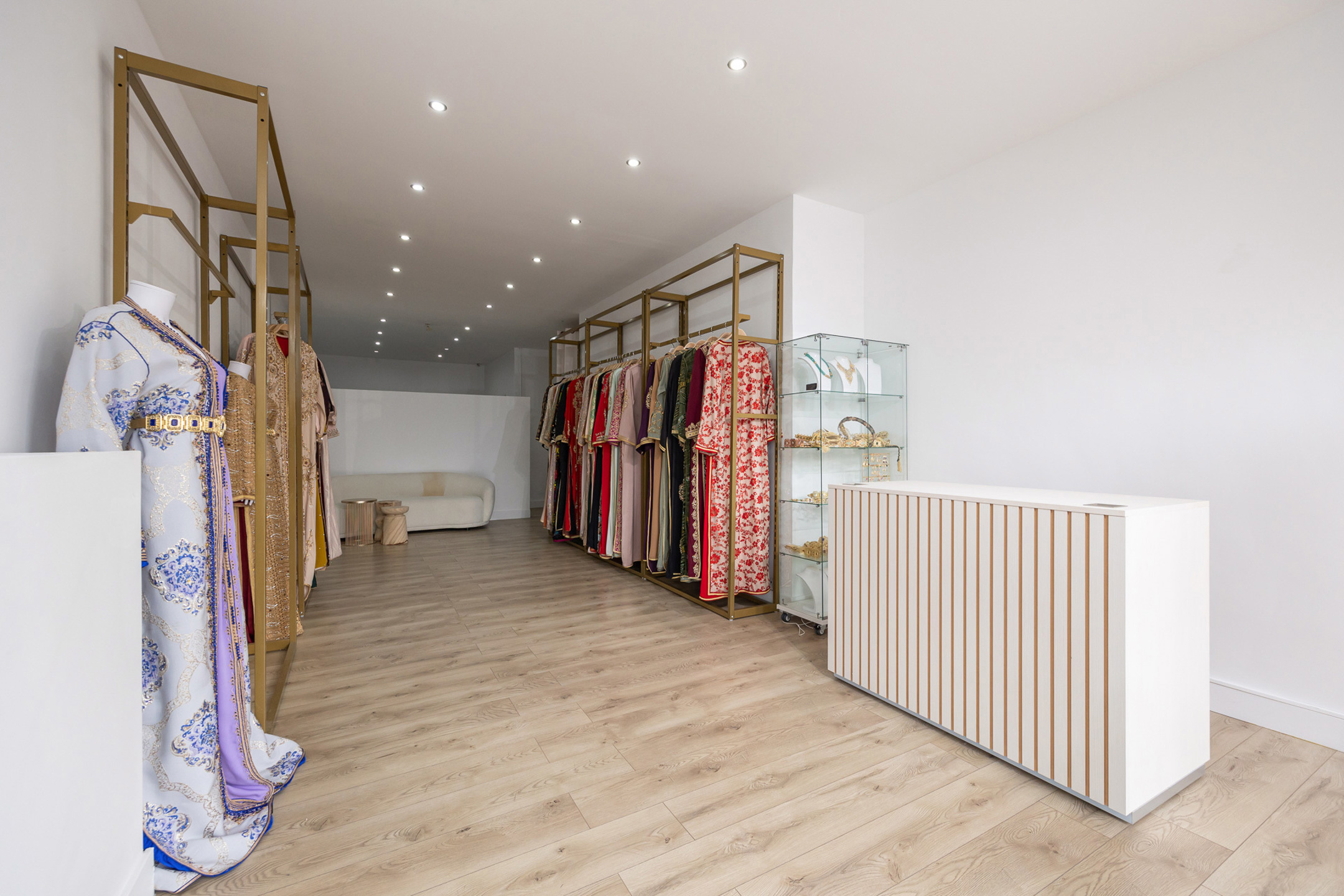 DEURNE - Instapklaar handelspand op commerciële topligging  - foto 2