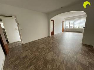 In deze rustige woonwijk nabij het Te Boelaerpark in Deurne vinden we  dit 2 slaapkamer appartement op de 3de verdieping van een...