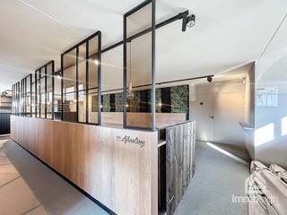 PLUSPUNTEN:+ handelsoppervlakte: 118 m²+ terras+ ideale locatie+ Bocholt centrum+ dichtbij winkels+ tegenover scholen+ voormalige...