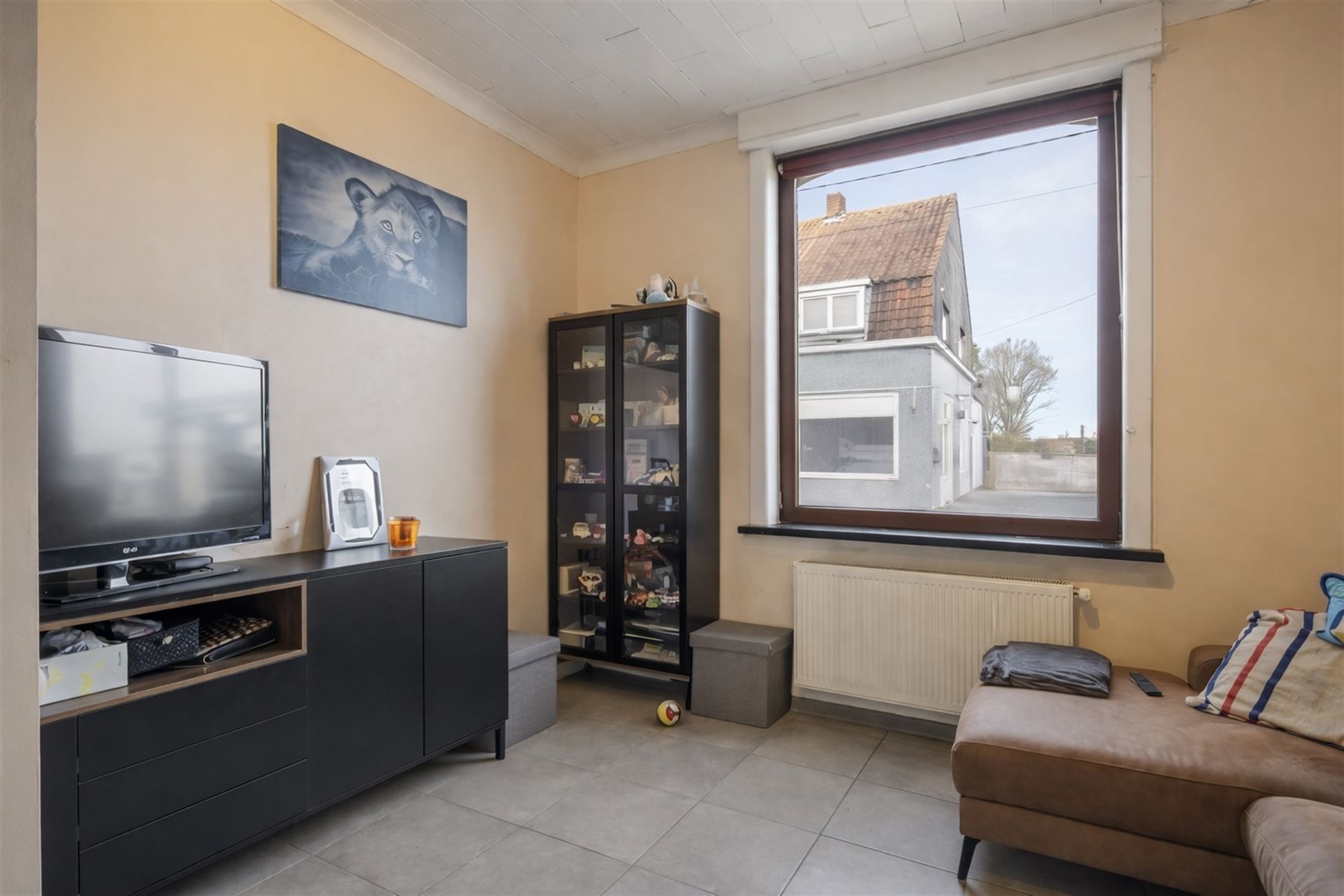 ruime woning met uitweg en parkeerplaatsen - foto 5