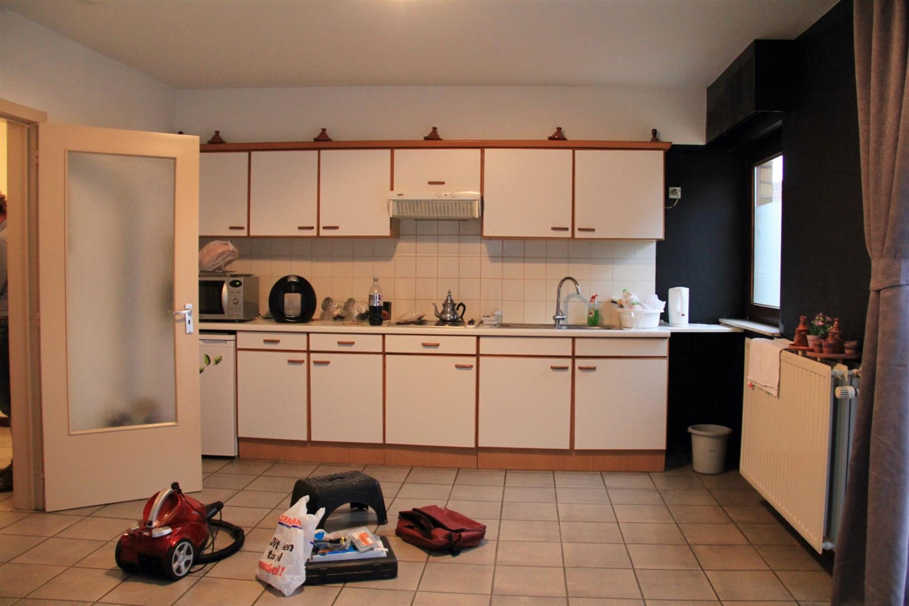 OPBRENGSTPAND (5 APPARTEMENTEN + 1 STUDIO + 4 CARPORTS) - foto 4