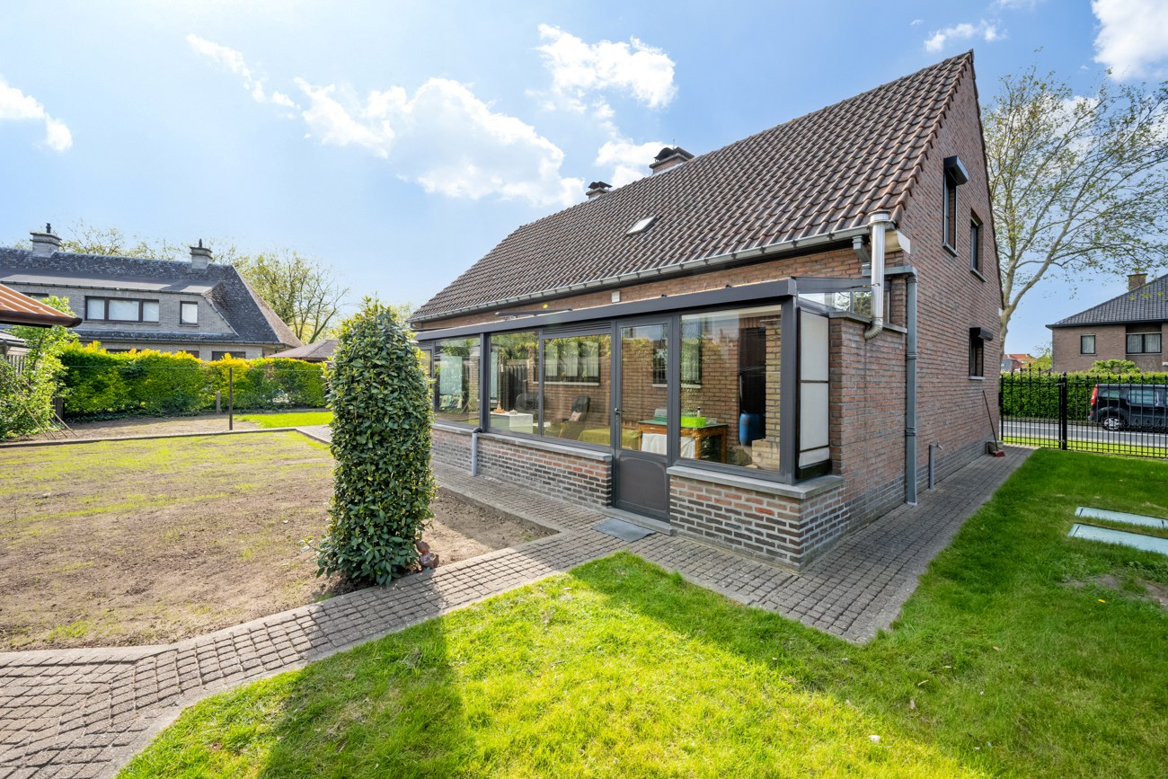 Praktische en ruime gezinswoning op rustige locatie nabij alle faciliteiten! - foto 2