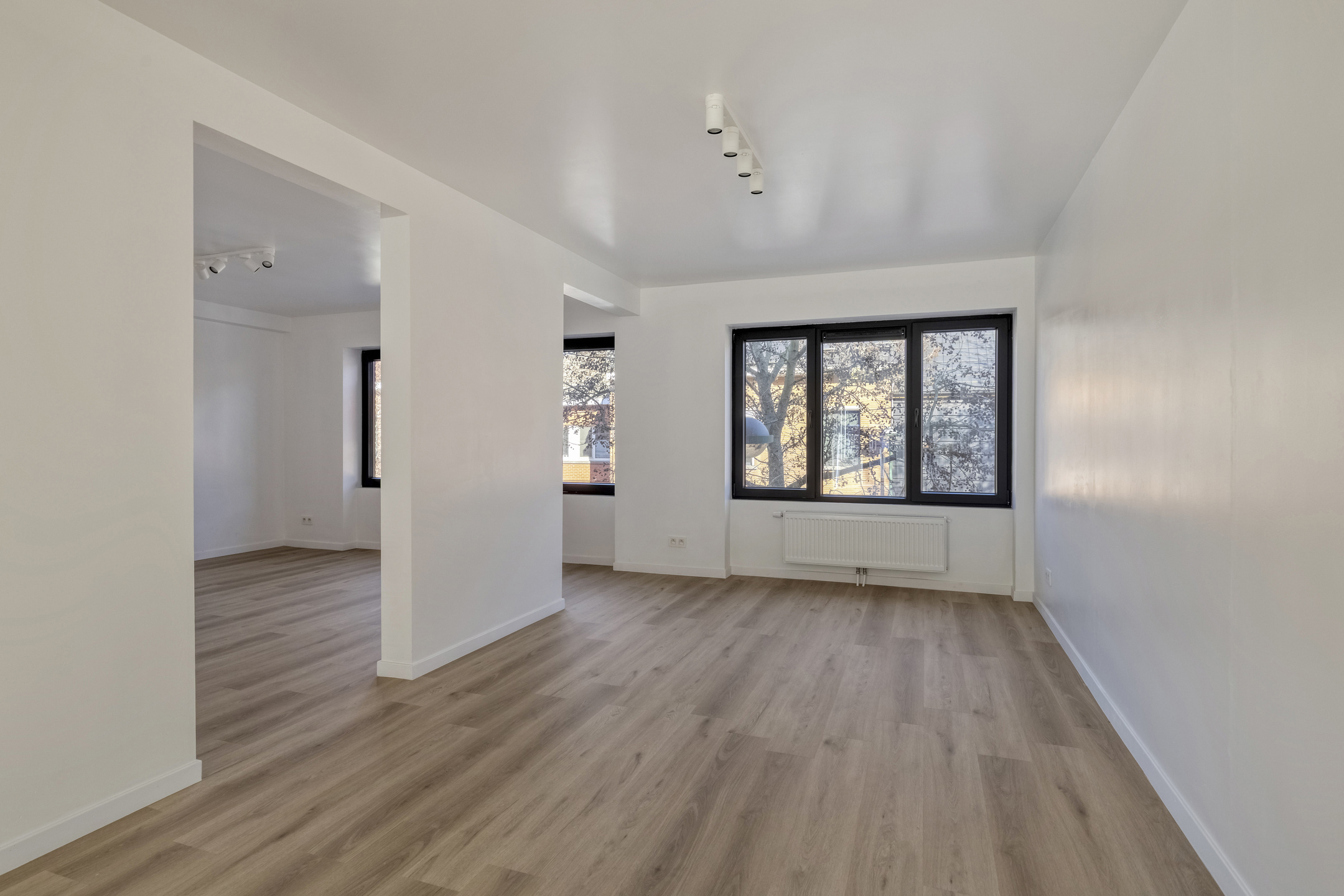 Zeer ruim appartement met 3 slaapkamers, 2 badkamers en tuin - foto 4