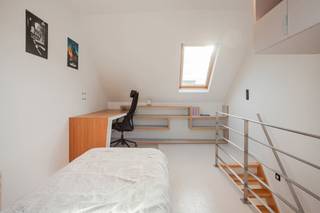 Looking for a cozy city home with everything within easy reach? This charming house combines comfort, a central location, and a bright,...