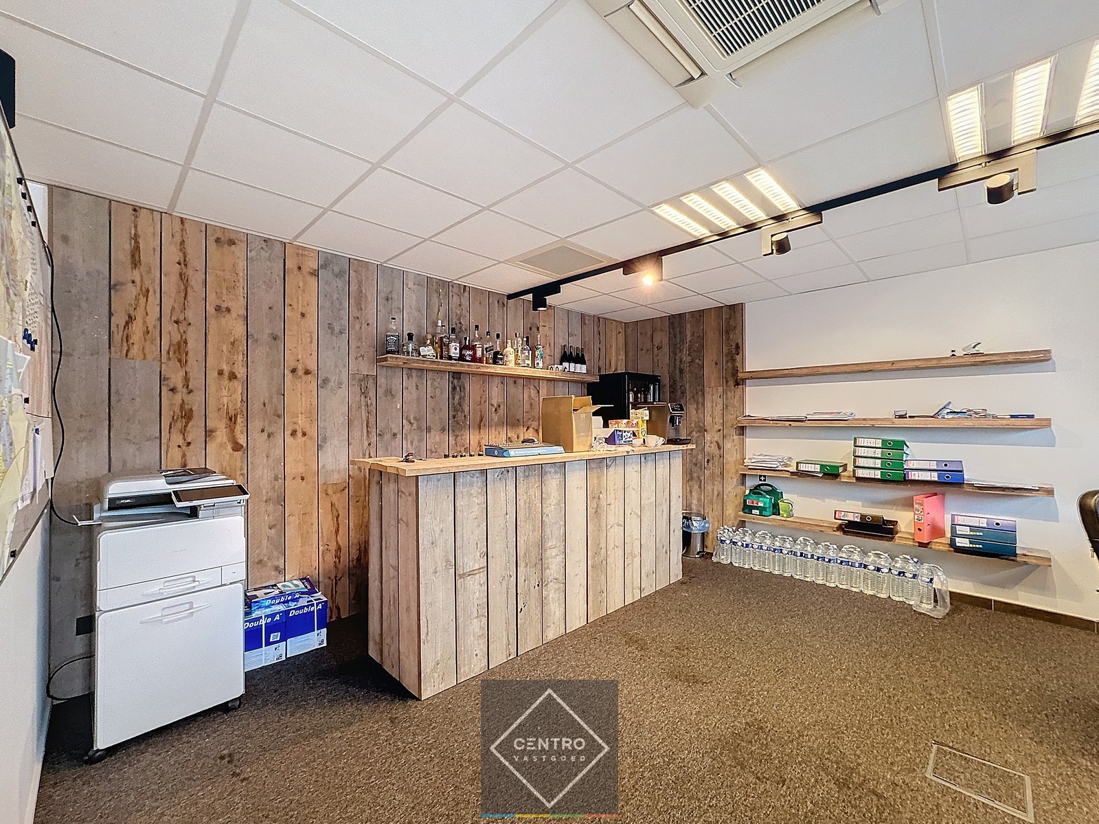 Instapklare KANTOREN (250m²) TE KOOP met 6 private parkeerplaatsen voor de deur te Brugge! Ideale uitvalsbasis naar kust en binnenland! - photo 4