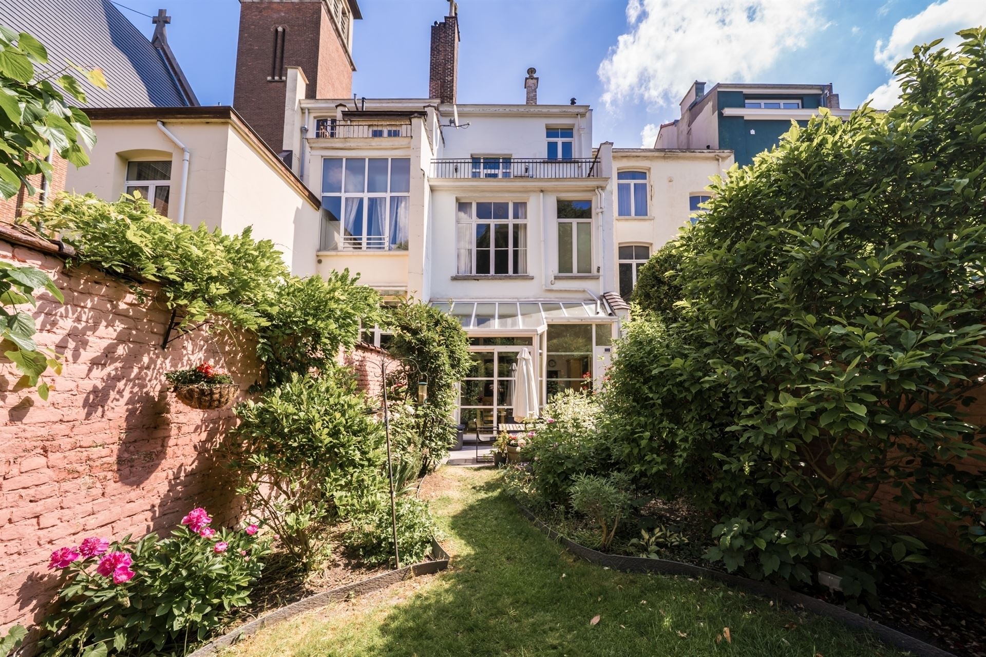 Beautiful master house on a prime location in the EU district - photo 3