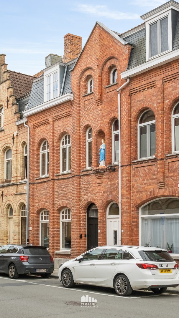 Karaktervolle en volledig gerenoveerde woning op wandelafstand van de Markt in Ieper - foto 3