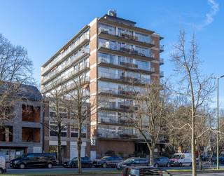 Instapklaar hoekappartement met 2 slaapkamers en prachtig verzicht op BrusselDit recent vernieuwde appartement bevindt zich op de zevende verdieping...