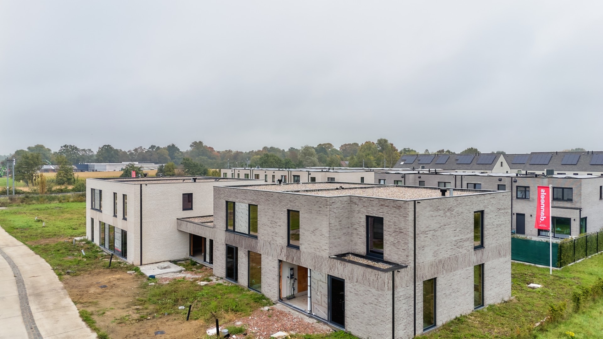 Moderne energiezuinige woning met 4 slpk’s en garage - photo 3