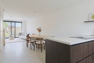 est situé dans la Stationsstraat à Deerlijk, composé de maisons de 3 chambres, possibilité de 5. Vivre dans ces maisons neuves est agréable grâce à...