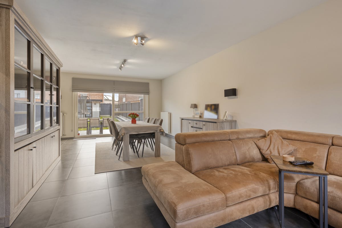 Maison familiale bien entretenue et située au calme dans le style d'un presbytère - photo 3