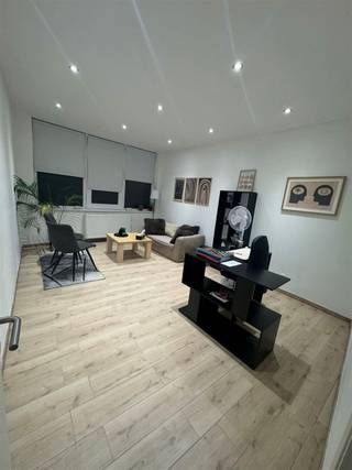 Vous exercez une profession libérale et recherchez un espace pour accueillir votre clientèle ? TREVI La Propriété vous propose ce...