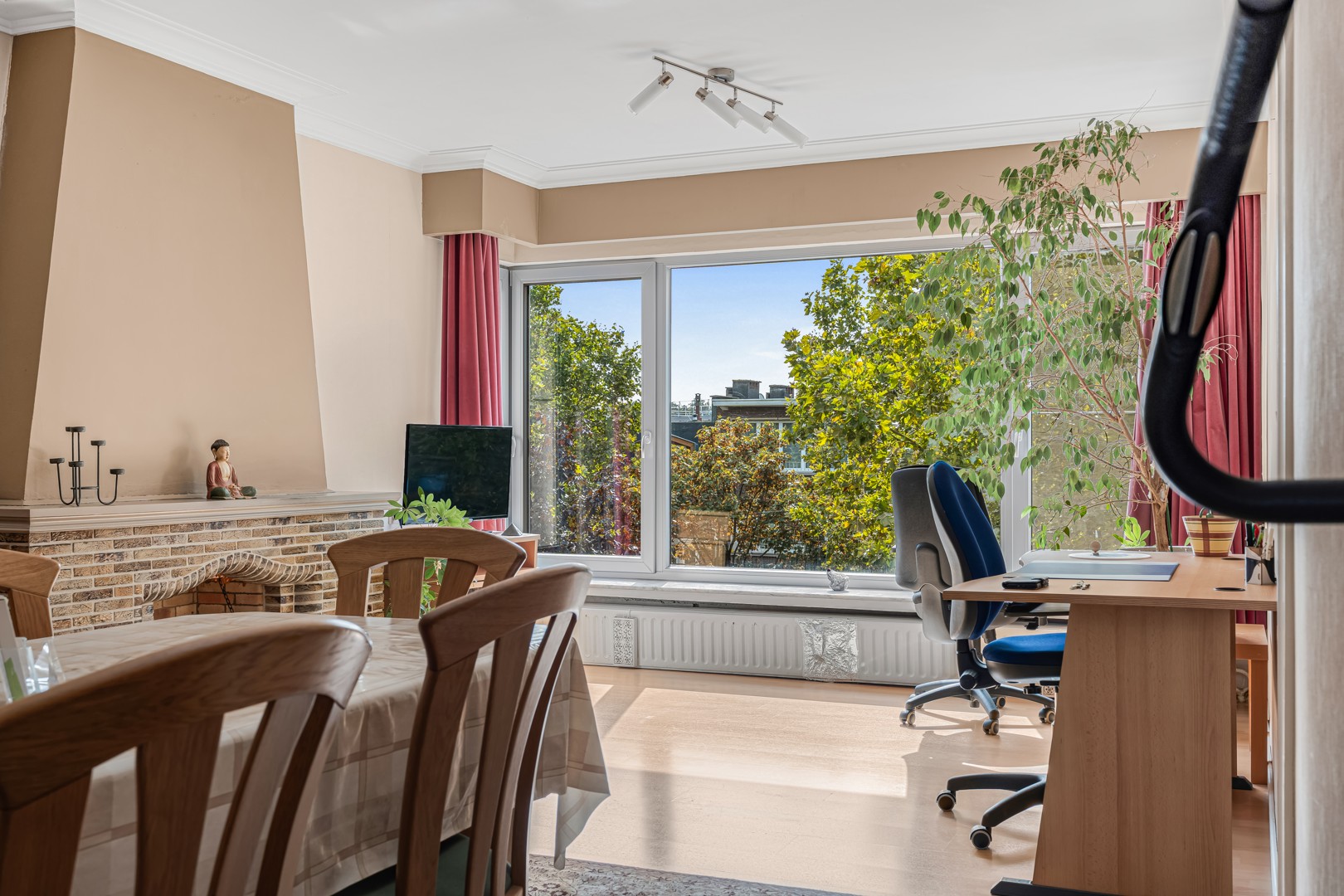 Mooi en lichtrijk 2-slaapkamerappartement op uitstekende locatie - foto 5