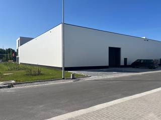 BTS bedrijfsgebouwen - magazijn 1.200m² met kantoor/showroom van 732m²Strategische ligging in de noordrand van Antwerpen, op een steenworp van de op-...