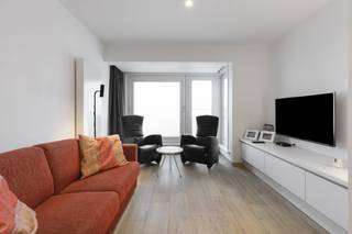 Deze TOP-locatie te Middelkerke is de grootste troef van dit gerenoveerd, instapklaar appartement. Met frontaal zeezicht, zicht op het strand,...