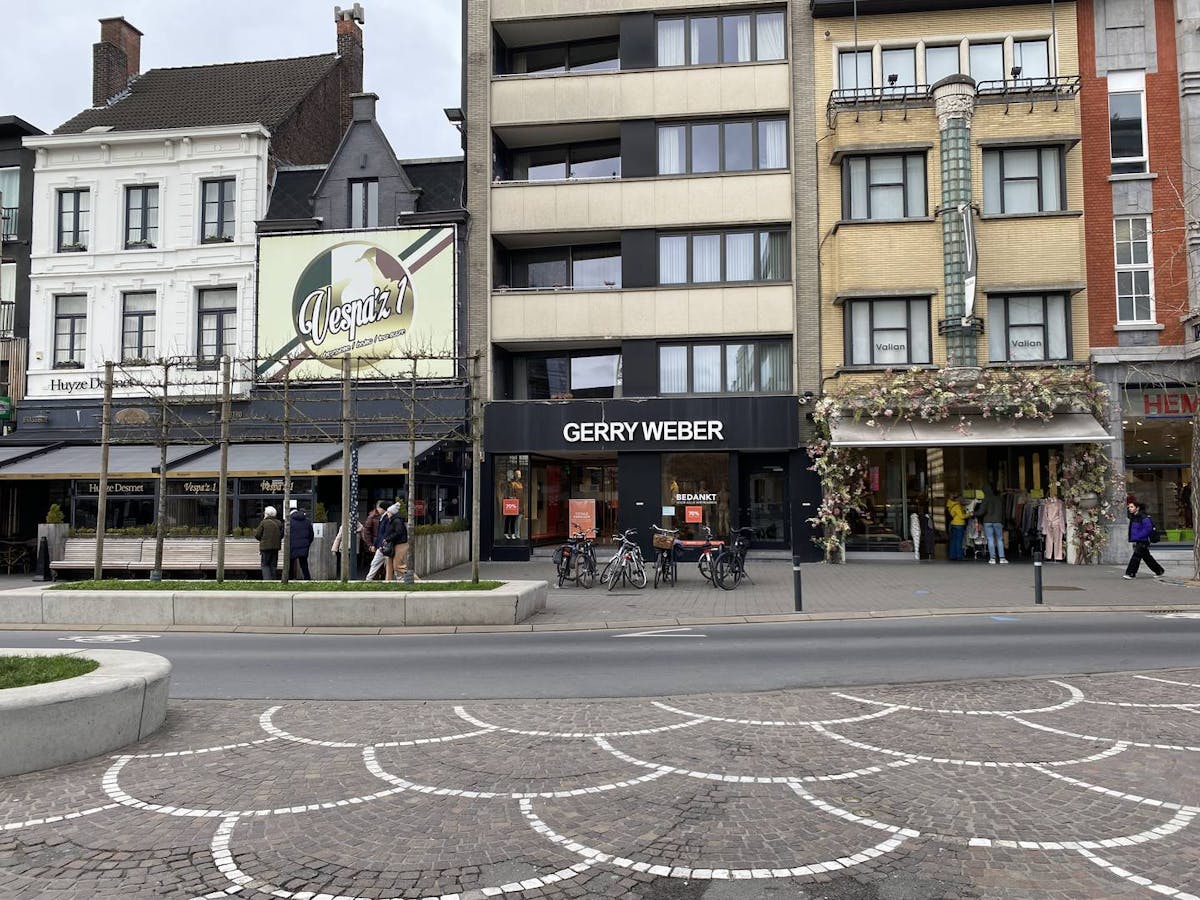 Handelspand van ca. 400 m² op de Grote Markt in Roeselare - foto 2