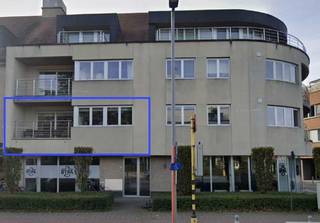 Lichtrijk, modern en instapklaar 2-slaapkamerappartement met een bewoonbare opp van 100 m², een terras van 16m² en een garage van 12 m²Stap binnen in...