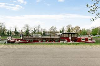 Unieke leefervaring op toplocatie in MechelenOp een van de mooiste locaties langs de Hanswijkvaart, parallel aan de Geerdegemvaart, ligt deze...