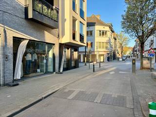 Dit moderne handelspand is gelegen in de Aldestraat, in het hart van Hasselt, en vormt een interessante opportuniteit voor ondernemers die...