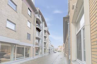 [[ DIT PAND NEEMT DEEL AAN DE ERA OPEN HUIZEN DAG OP 14/3 VAN 14:30 TOT 15:30 ]]Dit op te frissen appartement bevindt zich in de Zuidstraat van...