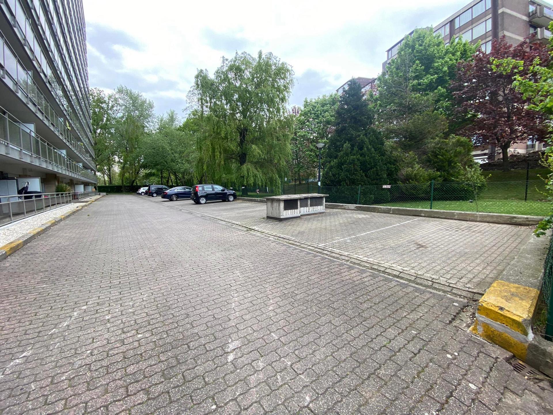 Garage for rent in Schaerbeek - photo 3