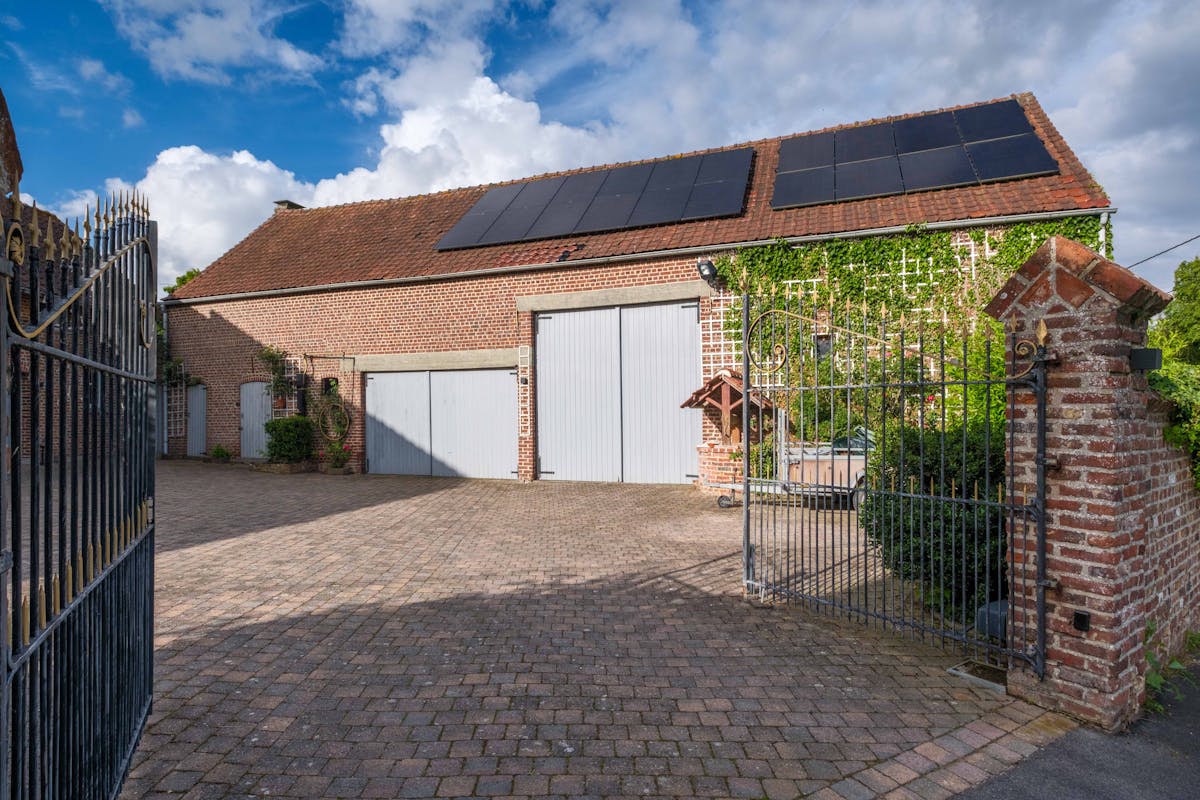 Gerenoveerd huis te koop met grote schuur in Lierde - foto 4
