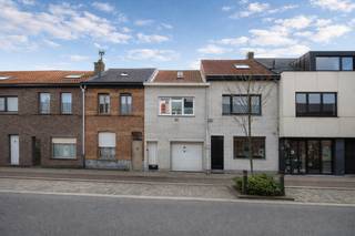 Bent u op zoek naar een woning met veel potentieel op een centrale locatie? Deze woning, gelegen in een centrale buurt van Sint-Niklaas, biedt u...