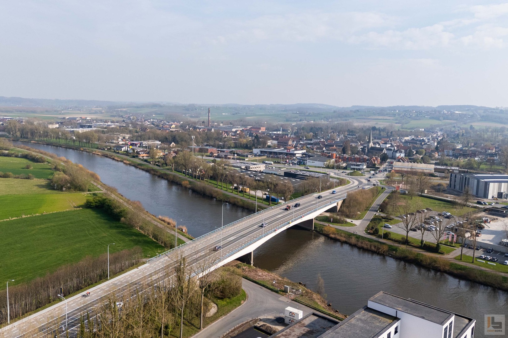 Ruime BEN WONING met 4 slaapkamers, tuin en carport aan de jachthaven - foto 5