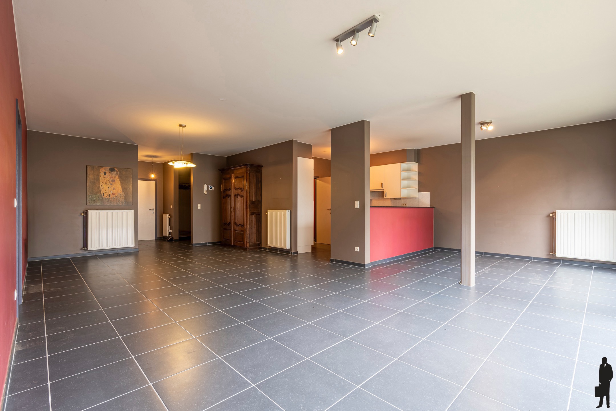 Welgelegen ruim GLVL app met 2 slpks, 2 badks, garage &amp; tuin - foto 1