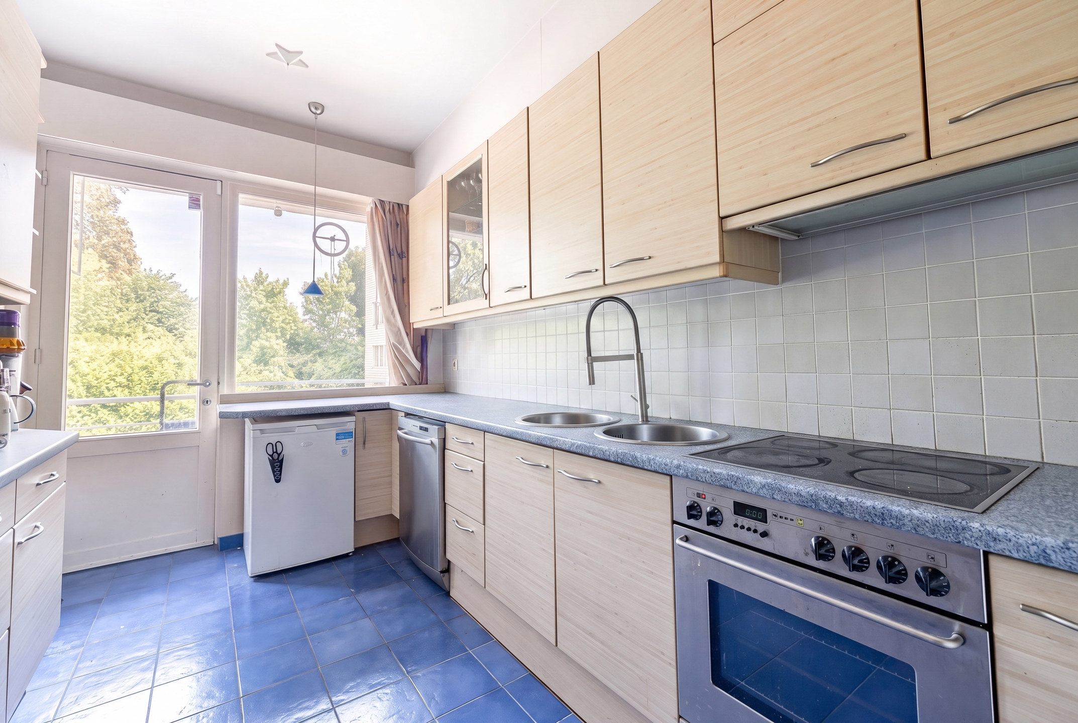 Ruim appartement met 2 slaapkamers – Ukkel, Ter Kamerenbos - foto 4