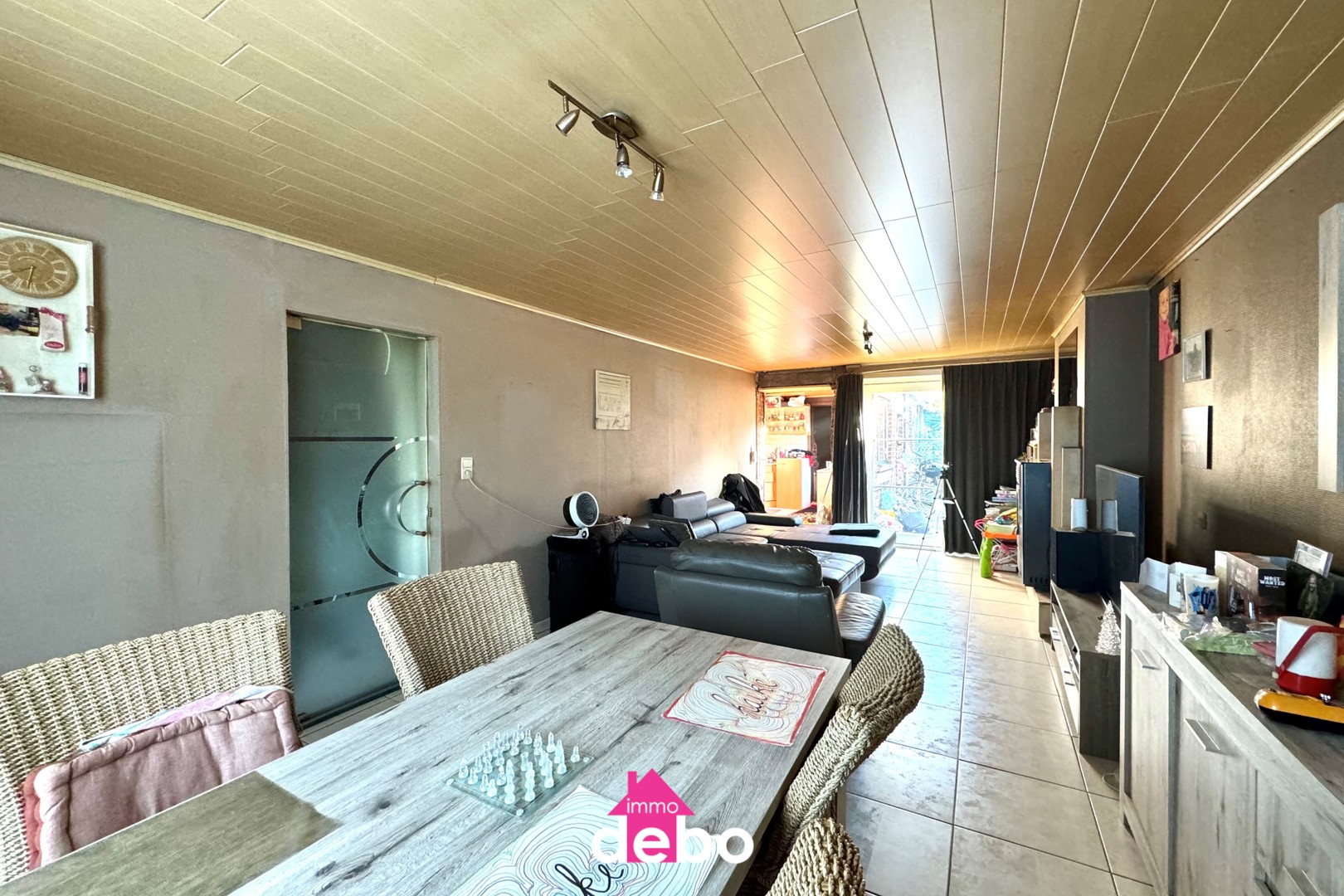 Hoekwoning met parking en oprit naast de woning en grote tuin voor 195.000 euro - photo 3