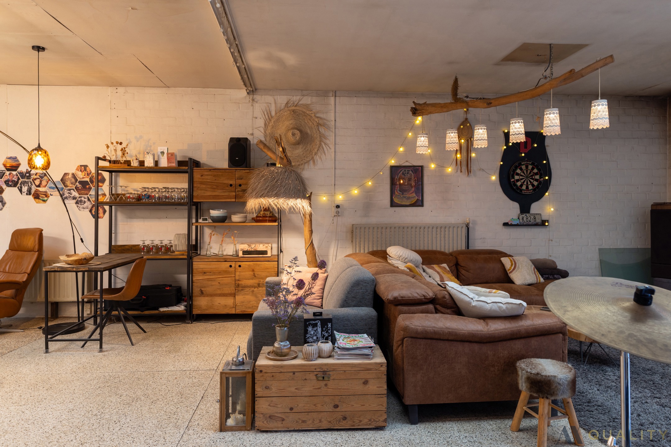 Ruime woning met tal van mogelijkheden en ruime garage  - foto 3