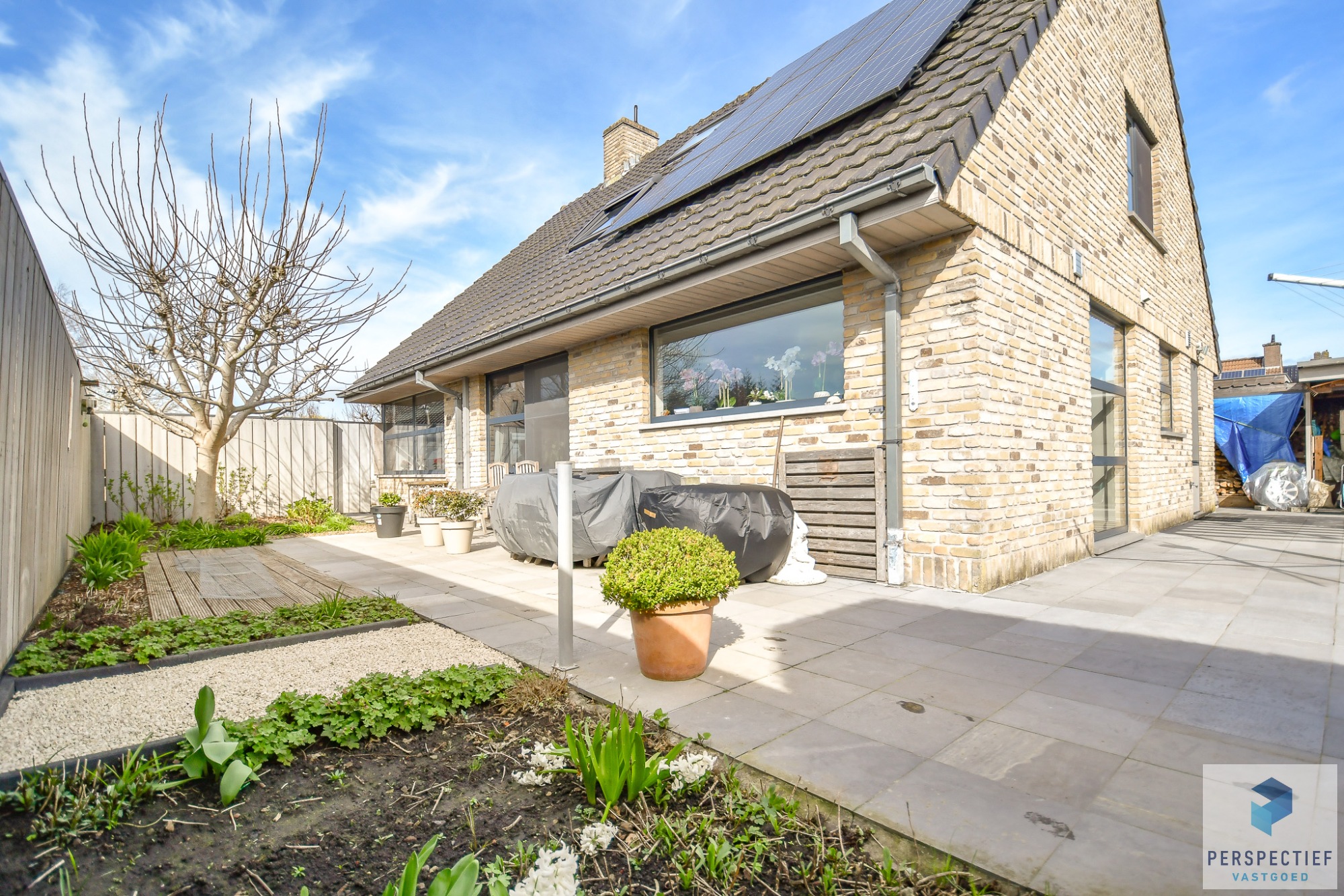 Centraal gelegen villa met mooie tuin op 734 m² - foto 1