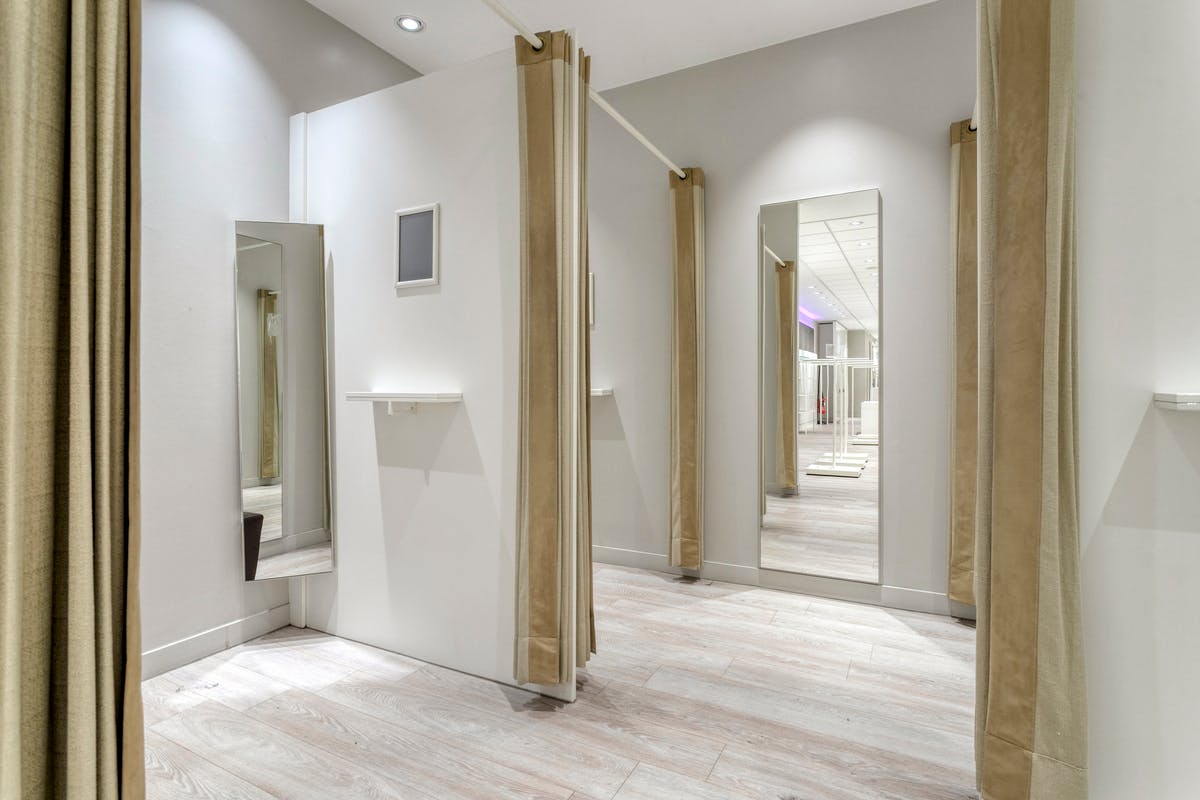  Handelspand van ca. 300 m² te koop in centrum Kortrijk - foto 5