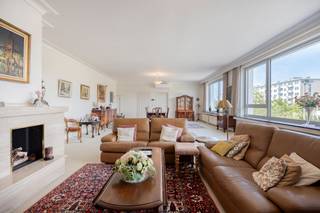 Appartement exceptionnellement spacieux à vendre de pas moins de 214 m², situé sur la célèbre Blancefloerlaan sur la rive gauche, offre...