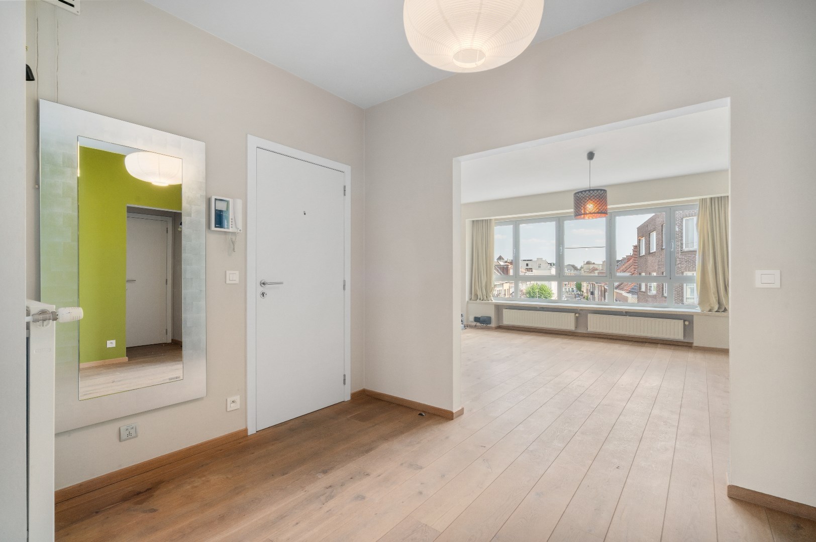 Lichtrijk 2-slpk appartement met garage - foto 5