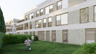 Tellhove is een eigentijds nieuwbouwproject, gelegen aan de Ringlaan in Zandhoven. In deze aantrekkelijke woonomgeving worden 27 stijlvolle appartementen gerealiseerd met een sterke focus op wooncomfort, duurzaamheid en architecturale kwaliteit.<br /><br />De appartementen zijn ontworpen met bijzondere aandacht voor ruimte, licht en leefkwaliteit. Grote raampartijen en ruime terrassen creëren een aangename verbinding tussen binnen en buiten, terwijl de doordachte indelingen zorgen voor optimaal wooncomfort. De hedendaagse architectuur geeft het project een eigentijdse uitstraling die harmonieus aansluit bij de omgeving en tegelijk een herkenbare plaats inneemt in het straatbeeld. Bovendien worden ruime afwerkingsbudgetten voorzien voor keuken, sanitair en vloerafwerking, waardoor toekomstige bewoners hun appartement kunnen personaliseren volgens hun eigen smaak en woonwensen.<br /><br />Ook op vlak van energieprestaties kiest Tellhove resoluut voor de toekomst. De appartementen voldoen aan de BEN-normen en worden uitgerust met geothermische warmtepompen, vloerverwarming en passieve koeling. Zonnepanelen, hoogwaardige isolatie en een energiezuinig ventilatiesysteem D met warmterecuperatie zorgen voor een aangenaam binnenklimaat, een uitzonderlijk wooncomfort en een laag energieverbruik. Dankzij het gunstige E-peil genieten kopers bovendien gedurende de eerste vijf jaar van een vermindering op de onroerende voorheffing. Daarnaast beschikt elk appartement over een kelder- en fietsenberging met laadmogelijkheid voor elektrische fietsen en is er een centraal systeem voorzien voor het laden van elektrische wagens. Voor extra comfort zijn ondergrondse autostaanplaatsen en kelderbergingen beschikbaar, die mee aangekocht worden tegen meerprijs.<br /><br />Dankzij de centrale ligging bevinden winkels, scholen, horeca, sportfaciliteiten en openbaar vervoer zich op korte afstand. Tellhove combineert de rust van een aangename woonomgeving met de voordelen van een levendige gemeente, waardoor het project zowel interessant is voor eigen bewoning als voor investeerders die op zoek zijn naar een duurzame en waardevaste investering.<br /><br />De verkoop gebeurt onder het btw-stelsel. Onder de geldende voorwaarden kunnen kopers bovendien genieten van het verlaagde btw-tarief van 6%, wat Tellhove niet alleen aantrekkelijk maakt voor wie op zoek is naar een nieuwe thuis, maar ook voor investeerders die kiezen voor een duurzame en toekomstgerichte verhuring.