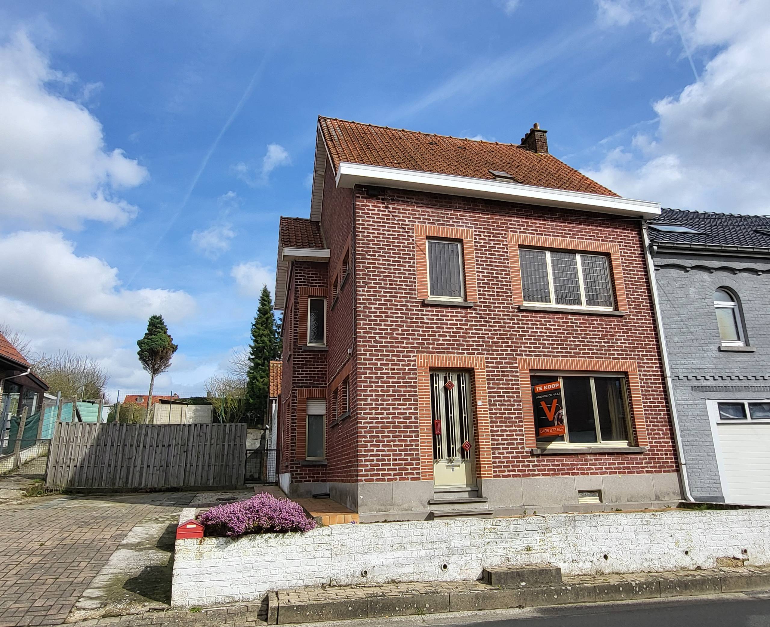 Te renoveren woning met veel charme en ruime tuin op 671 m². - foto 3