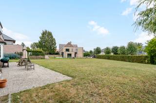 Te koop: ruime open bebouwing in Sterrebeek, gelegen in een rustige woonwijk nabij de golf van Sterrebeek en het openbaar vervoer.Deze woning uit...