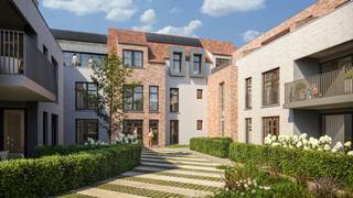 <p><strong>Residentie De Groes – Wonen in het groen, hartje Weelde<br /><br /></strong>Aan de Koning Albertstraat zijn de werken gestart van Residentie De Groes: een uniek project met <strong>18 appartementen</strong> aan een groen binnenerf en naadloos overlopend in de uitgestrekte weilanden erachter. De karaktervolle dorpswoning aan de straatzijde wordt stijlvol gerenoveerd tot 2 appartementen; daarachter komen 16 nieuwbouwappartementen in een landelijke en tijdloze architectuur.<br /><br /></p>
<p><strong>APPARTEMENT 13: </strong>Dit appartement bevindt zich op de 1e verdieping, helemaal achteraan in de residentie: Hier combineert u ultieme privacy met een schitterend zicht. Het is 124 m² groot en wordt voorzien van een riante hoofdslaapkamer met ensuite dressing, en nog 2 volwaardige slaapkamers. De leefruimte geniet van bijzonder veel natuurlijk daglicht en hier wordt plaats gemaakt voor een zithoek, eetkamer en leefkeuken. Er worden 2 bergingen voorzien: een technische berging / wasplaats én een handige voorraadberging aan de keuken. Een grote schuifraam geeft toegang tot een (grotendeels overdekt) terras waar u een uniek uitzicht geniet over de achterliggende velden.</p>
<p><strong>Waarom dit project bijzonder is:</strong></p>
<ul>
<li>Alle terrassen kijken uit op het binnenerf of de <strong>achterliggende velden</strong> (blijvend groen zicht!)</li>
<li>Enkele appartementen hebben 2 terrassen die beide uitzichten combineren.</li>
<li>Gelijkvloerse appartementen met <strong>private tuin</strong></li>
<li>Comfortabele oppervlakten vanaf <strong>81 m² tot meer dan 200 m²</strong>, exclusief tuinen, terrassen en zolders.</li>
<li>Luxe extra’s: dressing bij de hoofdslaapkamers, riante zolders, leefruimtes tot in de nok, 2 bergingen,...</li>
<li>Ondergrondse parkeerplaatsen (min. 2,70 m breed!), bezoekersparking en fietsenstallingen.</li>
<li>Duurzaam comfort: <strong>warmtepomp, ventilatie D, screens, zonnepanelen, vloerverwarming én vloerkoeling,...</strong><strong></strong><strong></strong><strong></strong></li>
</ul>
<p><strong><br />Ligging<br /></strong><br />Residentie De Groes ligt <strong>pal in het centrum van Weelde</strong>, op wandelafstand van het gemeenteplein, bakker, slager, horeca en openbaar vervoer. Ook de <strong>Nederlandse grens</strong> is vlakbij, met vlotte verbindingen naar Tilburg en Baarle-Nassau.<br /><br /></p>
<p><strong>Aanbod &amp; prijzen</strong></p>
<ul>
<li>1 slaapkamer (81 – 87 m² + terrassen) → vanaf <strong>€275.000</strong></li>
<li>2 of 3 slaapkamers (116 – 155 m² + terrassen) → vanaf <strong>€345.000</strong></li>
<li>Duplex penthouse (204 m² + 36 m² terrassen): <strong>€599.000</strong></li>
</ul>
<p>Prijzen exclusief parking (vanaf €20.000), kelderberging (vanaf €4.000) en aankoopkosten (btw– registratierechten – ereloon notaris &amp; aktekosten). Wij bekijken met veel plezier welk appartement in aanmerking komt en bezorgen u graag een gedetailleerde <strong>prijsberekening</strong>.<br /><br /></p>
<p><strong>Afwerking naar uw smaak<br /><br /></strong>Elke koper beschikt over <strong>ruime budgetten</strong> om het appartement volledig naar uw smaak in te richten. Op dit moment heeft u nog inspraak bij uw keuken, badkamer, vloeren, elektrische installatie, ... Het project wordt voorzien van de beste technieken én met <strong>grote focus op energiezuinigheid</strong>: Individuele warmtepompen met zonnepanelen, vloerverwarming én vloerkoeling, ventilatie D met warmteterugwinning, regenwaterrecuperatie, ingebouwde screens en rolluiken waar nodig, ...<br />Bijzondere aandacht gaat bovendien naar zowel de thermische als akoestische isolatie met onder meer 8 cm minerale wol tussen de appartementen om het <strong>akoestisch comfort</strong> te verhogen.<br /><br /></p>