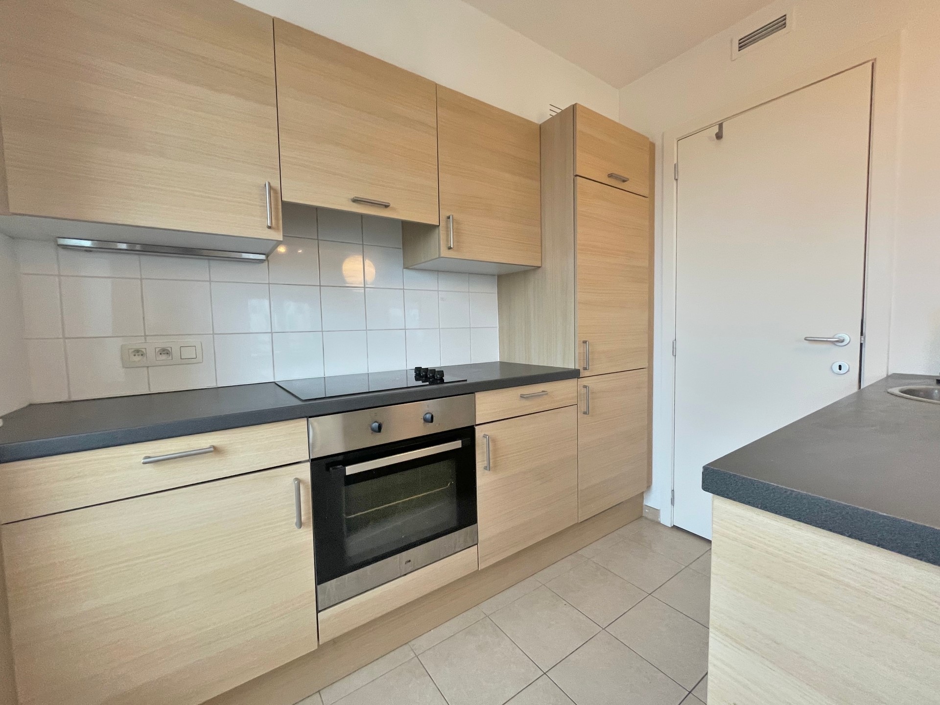Appartement met 2 slaapkamers, terras en parking - foto 5