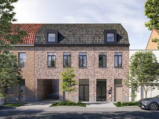 INDELING VAN DE WONING<br /><br />GELIJKVLOERS<br /><br />- Inkomhal- Gastentoilet- Leefruimte met open keuken- Trap naar boven- Berging/wasplaats- Fietsenberging<br />EERSTE VERDIEP<br /><br />- Apart toilet- Badkamer- 2 slaapkamers- Trap<br />TWEEDE VERDIEP<br /><br />- 1 slaapkamer- Berging- Nachthal met zolderluik<br />ZOLDERVERDIEP<br /><br />- Zolderruimte<br />Afbeeldingen zijn steeds illustratief en contractueel niet bindend.<br /><br />De koper heeft deels nog inspraak in de stijl en afwerking van de woning voor zover deze zaken niet werden vastgelegd door vergunning of bestelling van materialen.<br /><br />TIP: Hoe sneller U beslist in de bouwfase, des te meer inspraak U heeft in de keuze van materialen en/of afwerking.<br /><br />ECO-uitvoering dat voldoet aan strenge energienormen.<br /><br />- Zonnepanelen- Doorgedreven isolatie- Warmtepomp i.p.v. gas- Vloerverwarming- Ventilatie D- Max. E-peil = 30- Elektriciteitsaansluiting : 3 fasen