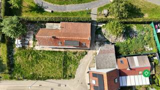 In de rustige en kindvriendelijke woonwijk ‘De Mokker’ te Koekelare stellen wij u dit veelzijdige renovatie- of nieuwbouwproject voor. De...