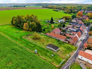 EXCLUSIEF PERCEEL VAN 1.249M² op een UNIEKE LOCATIE tussen de BEFAAMDE VOLKEGEMBERG en WOLVENBERG te  Oudenaarde.  Omringd door de PRACHTIGE...