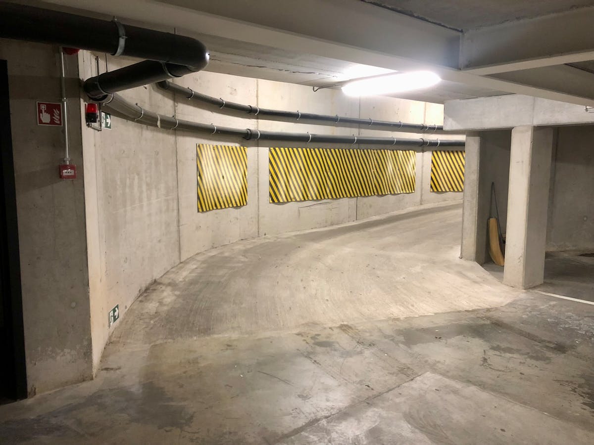 Oudergem : Lot parkeerplaatsen + bergingen - foto 4