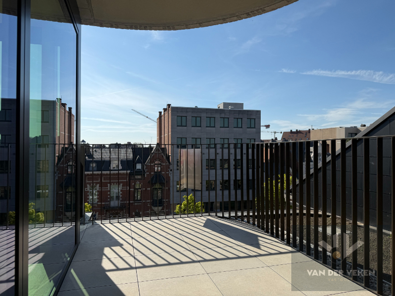 LICHTRIJK NIEUWBOUWAPP MET 2 SLPK NABIJ QUARTIER BLEU EN STADSCENTRUM - foto 4