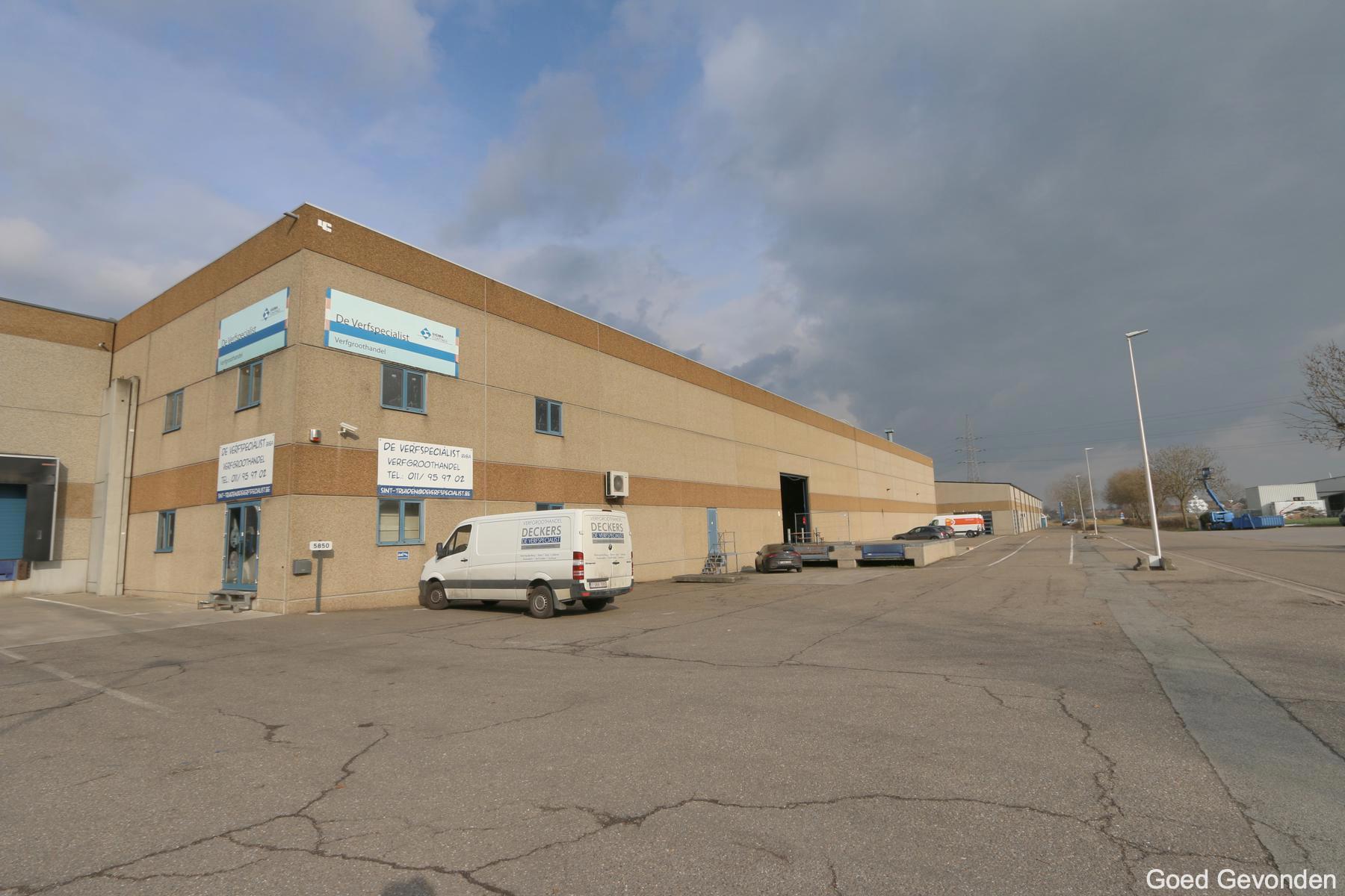 Magazijnruimte - 4 laadkaaien - onmiddellijk beschikbaar - foto 2