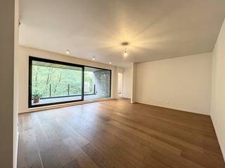 Cet appartement élégant et lumineux est parfait pour ceux qui souhaitent allier confort et accessibilité. L'appartement est situé dans un...